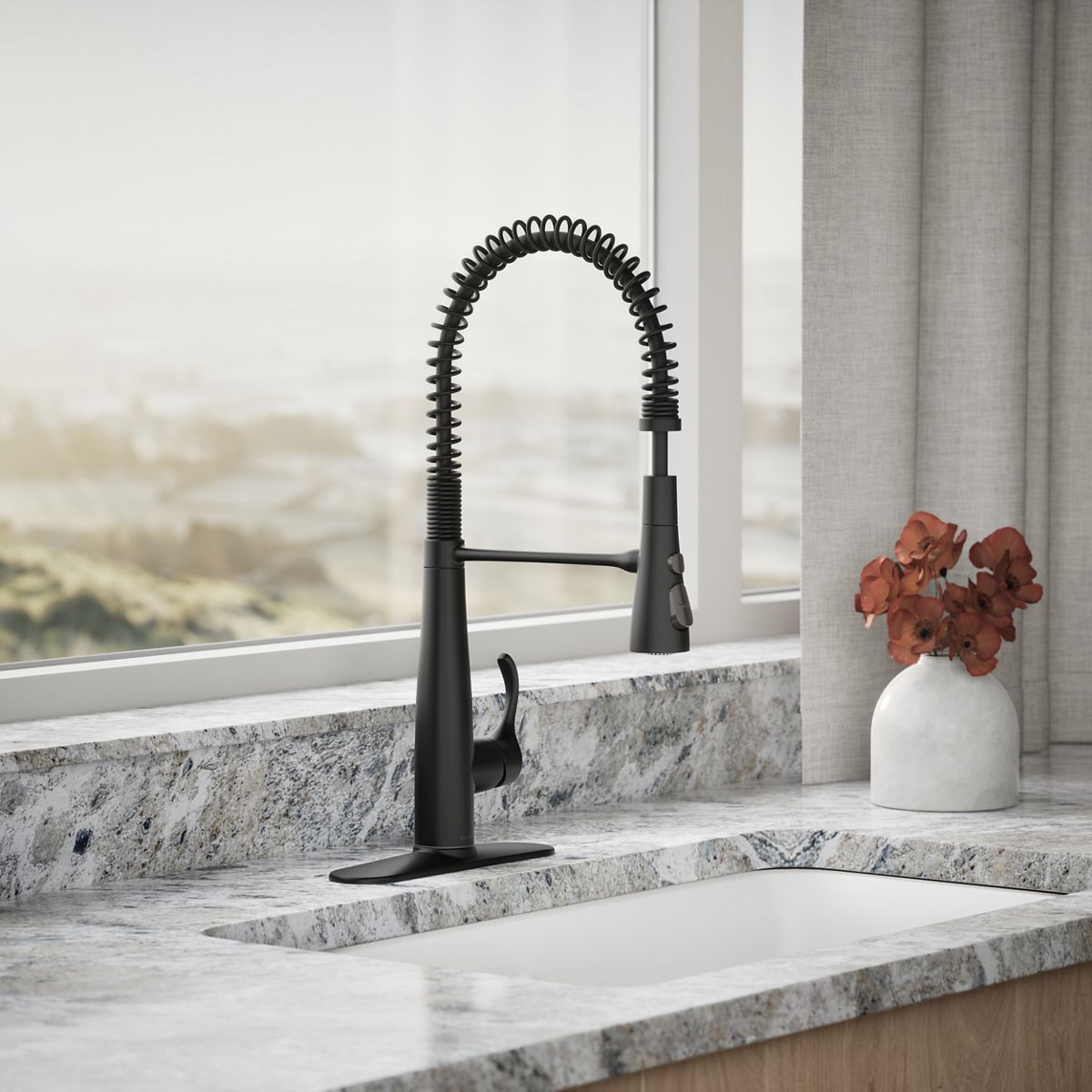 Simplice® Semi-professional kitchen sink faucet with three-function sprayhead