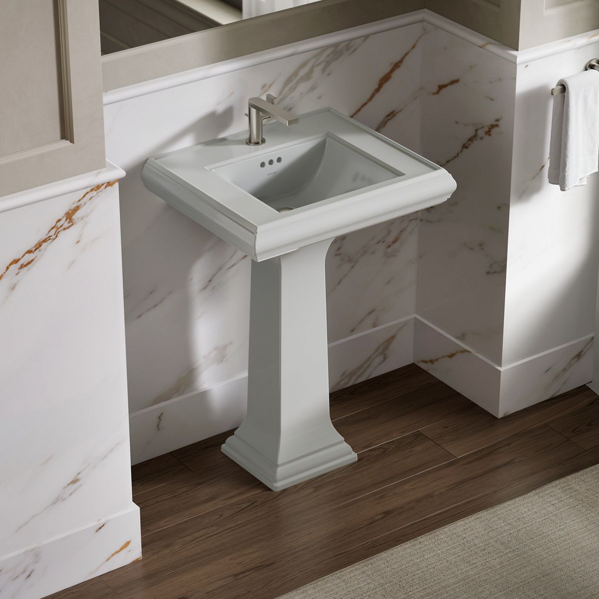 Memoirs® Bathroom sink pedestal