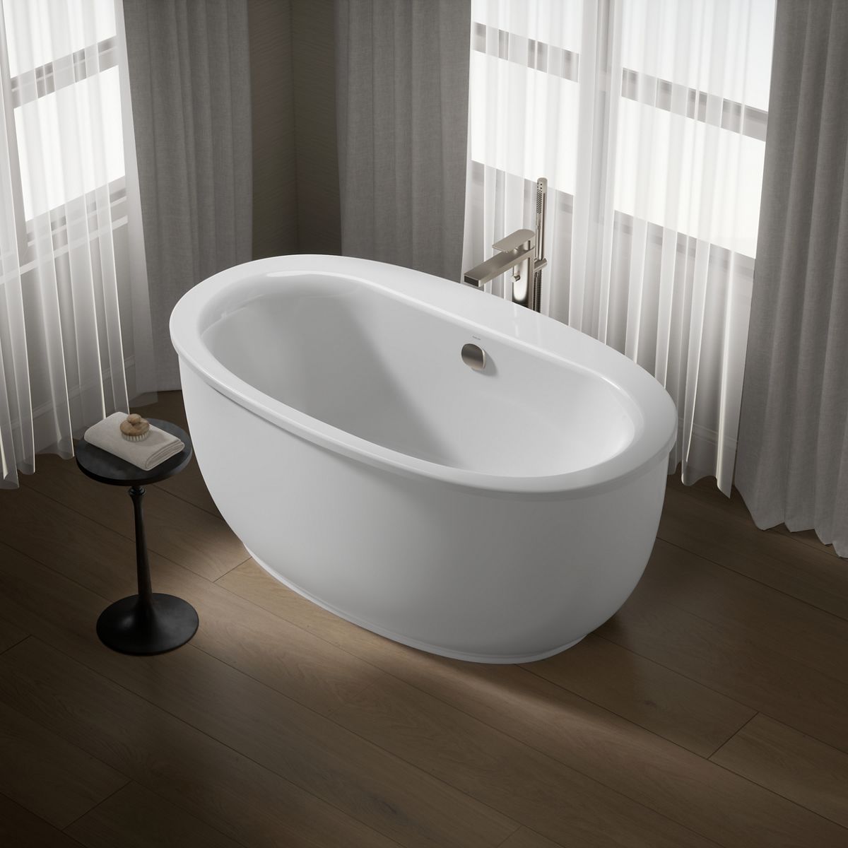 Sunstruck® 60" x 34" freestanding bath with fluted shroud