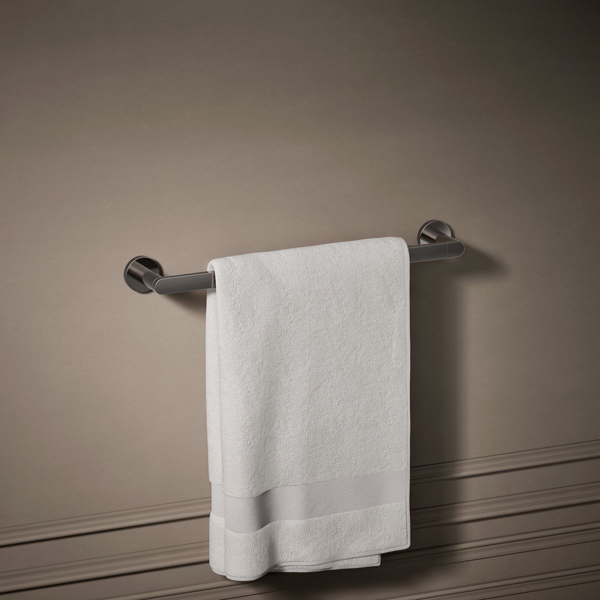 Composed® 18" towel bar