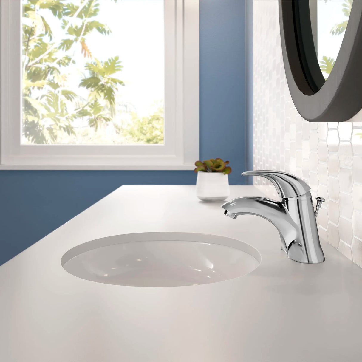 Reliant 3® 4-Inch Centerset Single-Handle Bathroom Faucet 0.5 gpm/1.9 L/min With Lever Handle