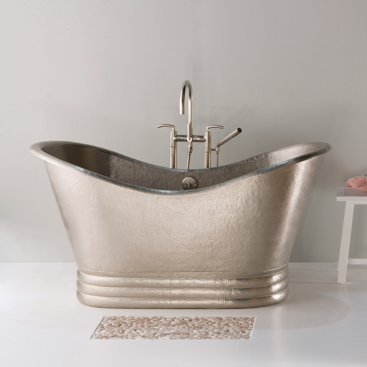 Aurora Bathtub