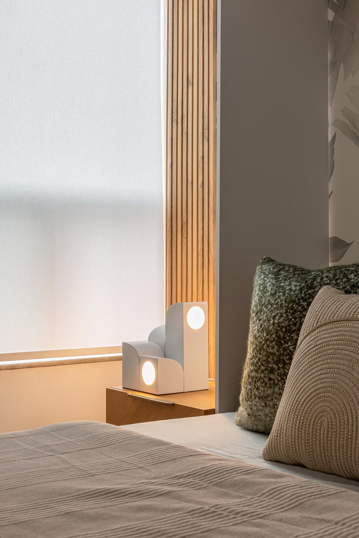 Kuzco Gypsum 12-in Table Lamp