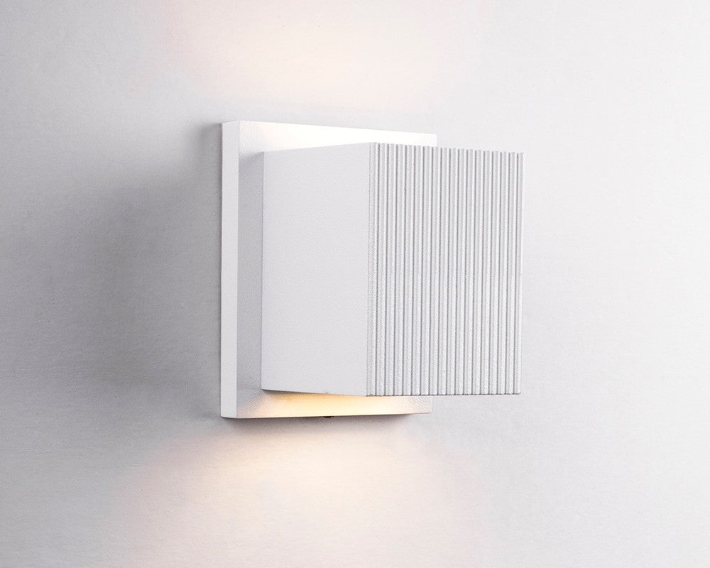 Kuzco Mavis EW4405 Outdoor Wall Sconce - image 3