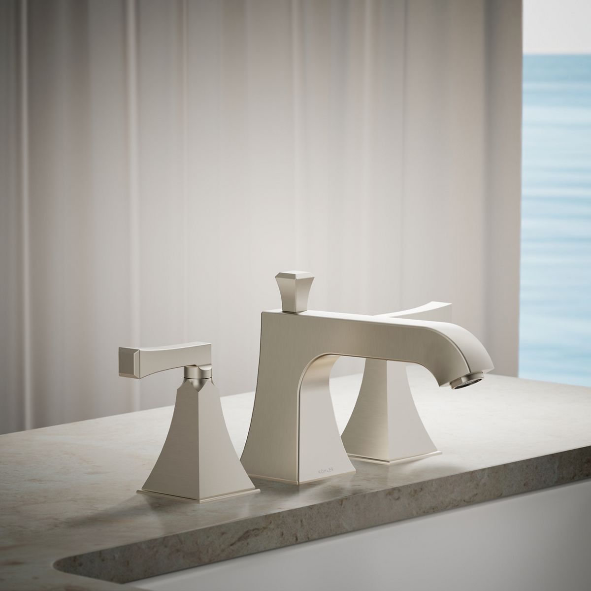 Memoirs® Stately Deck-mount bath faucet trim with diverter