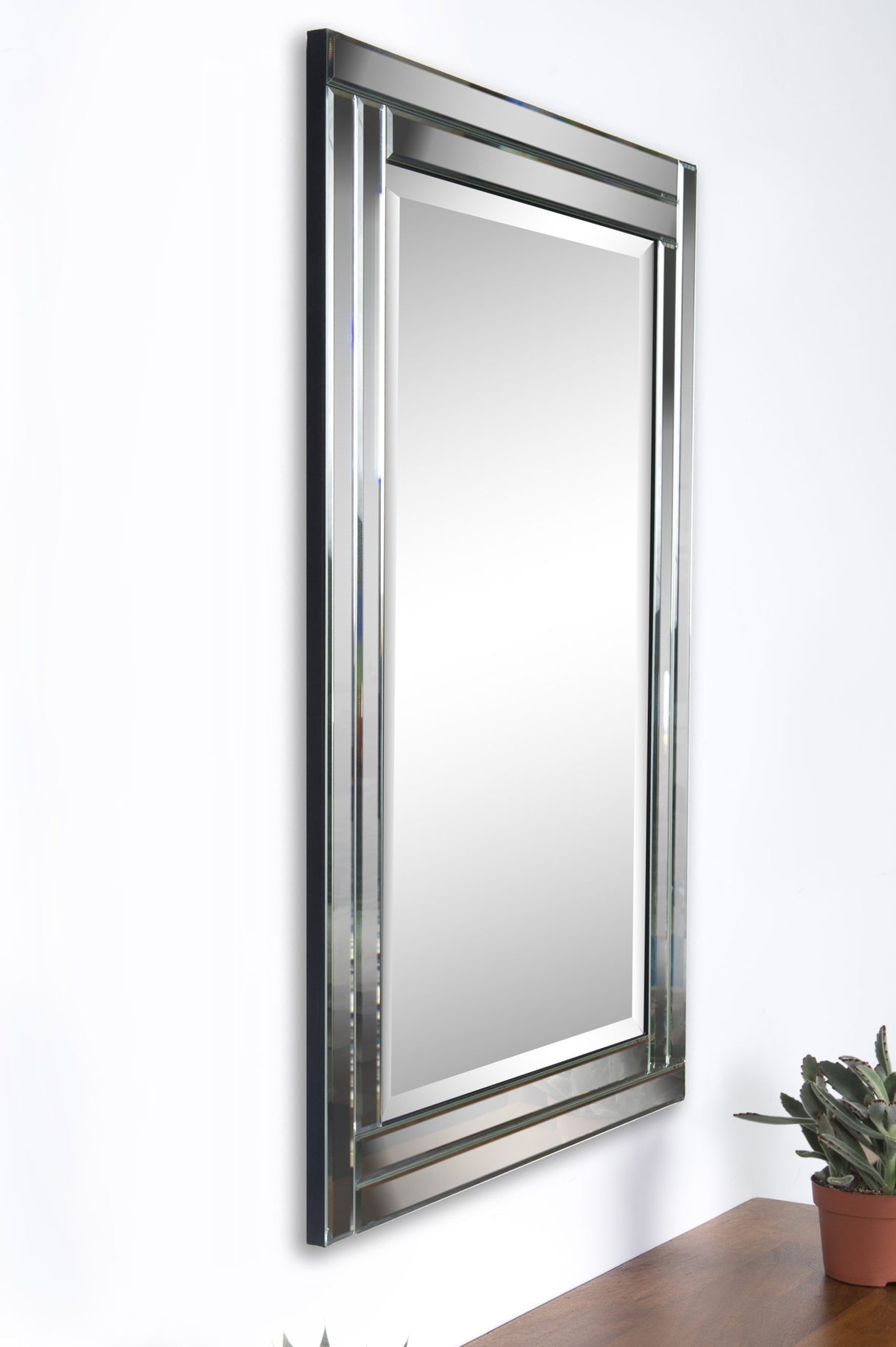 Ava 24" W x 35" H
