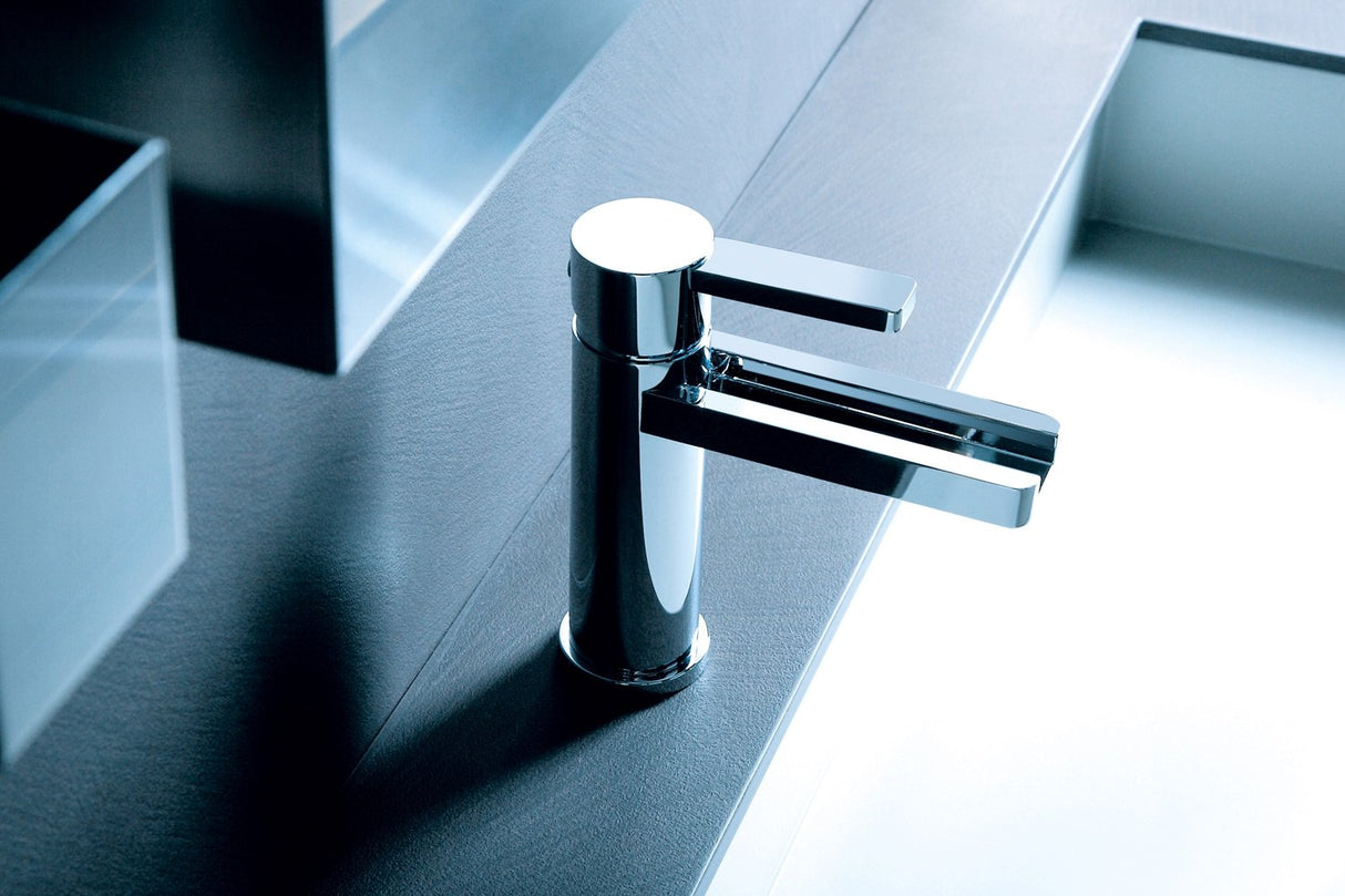 Single Hole Lavatory Faucet - Aqua 500017