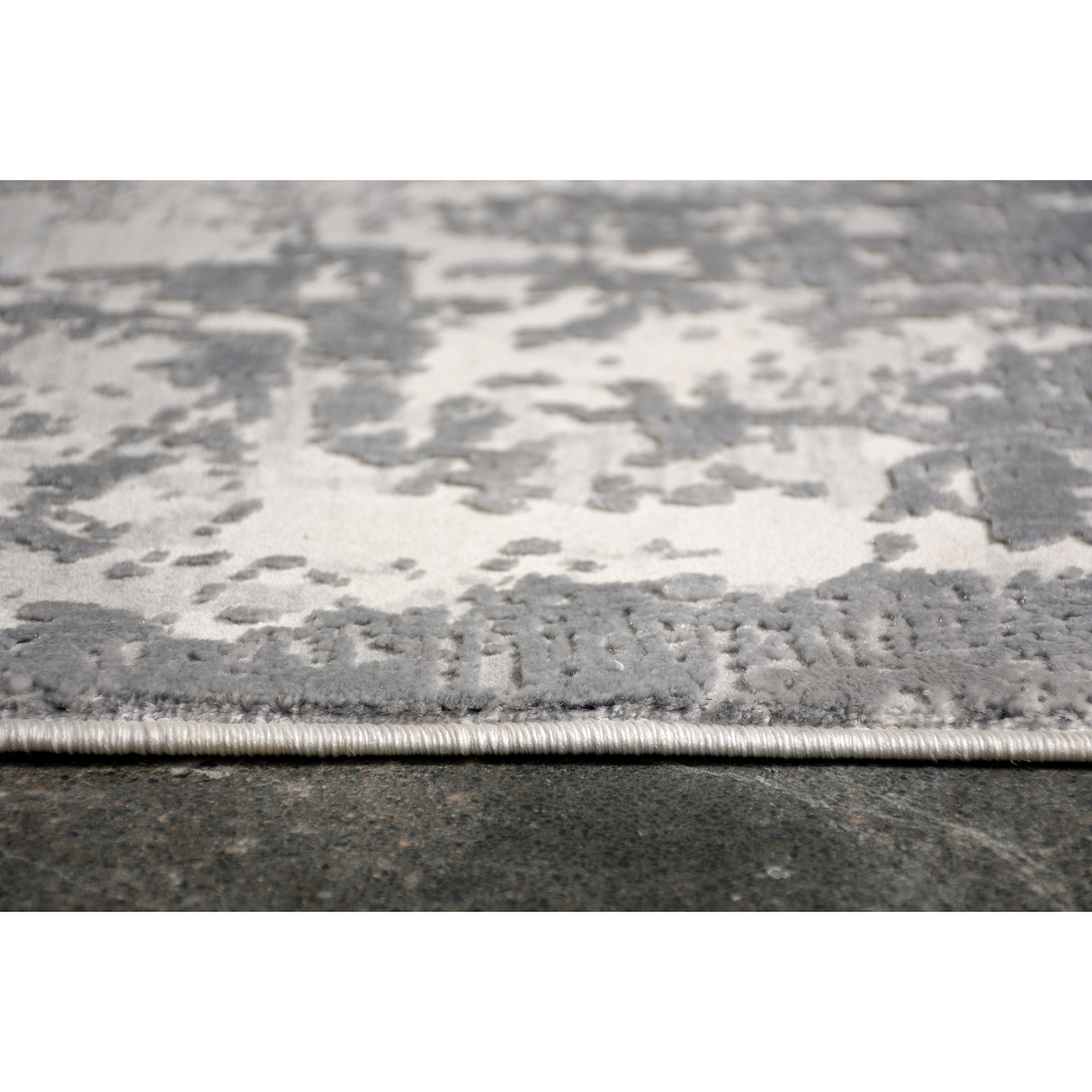 ARIELLA 94.44" W x 122.04" L