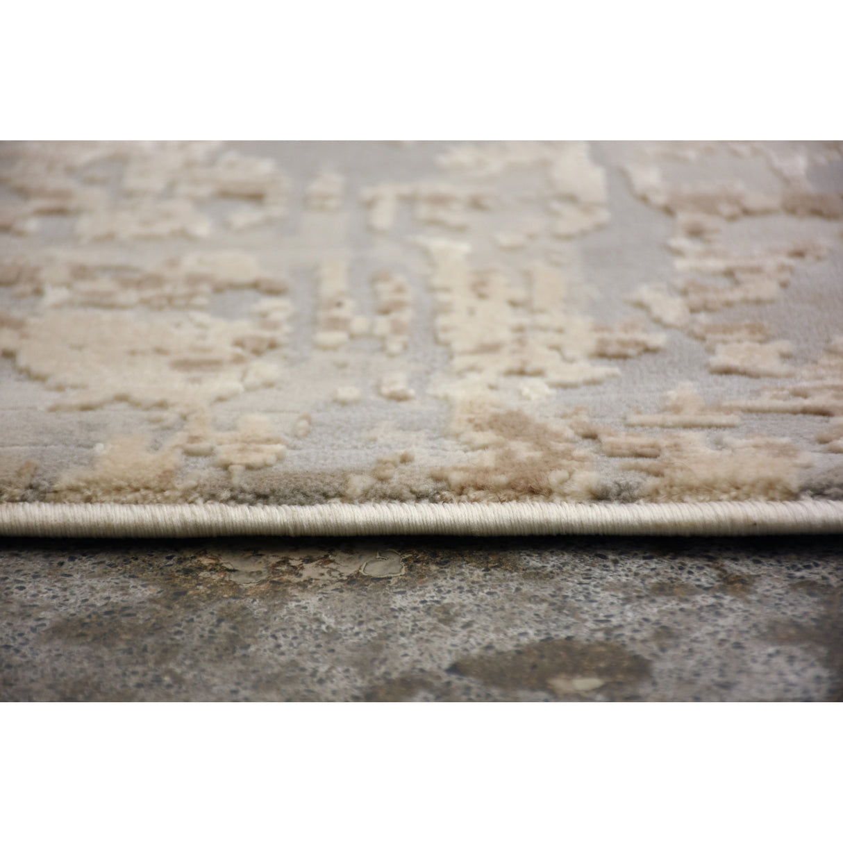 ARIELLA 94.44" W x 122.04" L