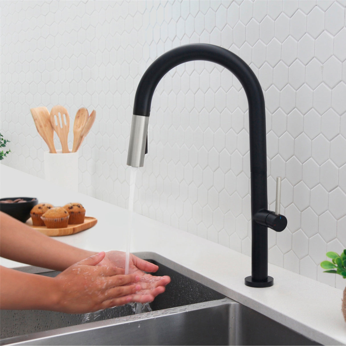 Stylish Lead-Free Pull-Down Kitchen Faucet Single Handle - image 2