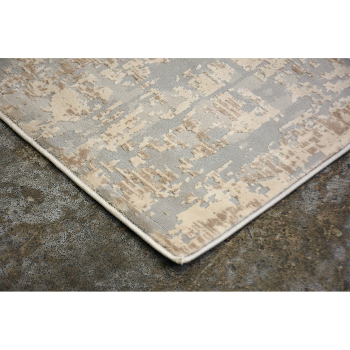 ARIELLA 94.44" W x 122.04" L