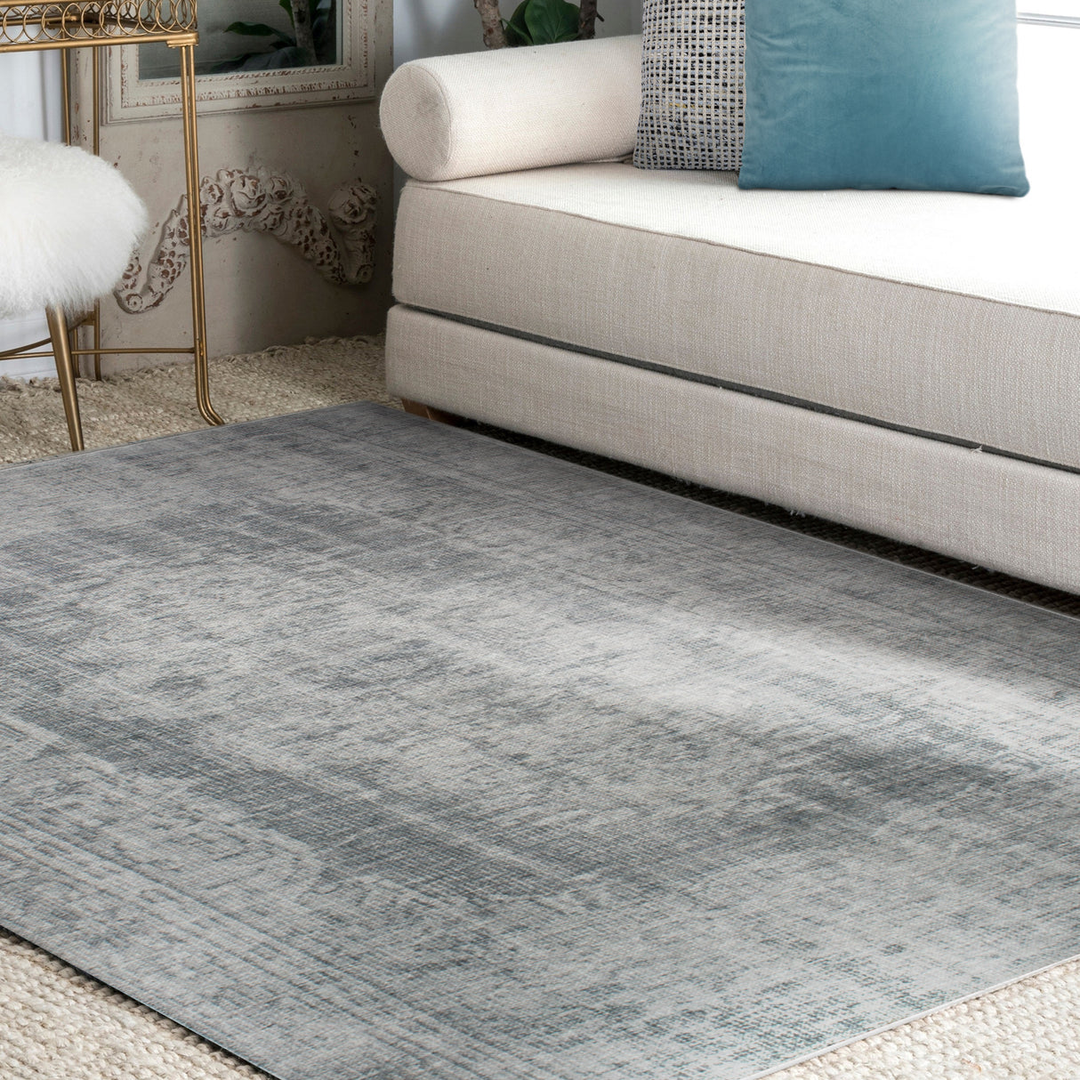 FALLON 94.44" W x 122.04" L
