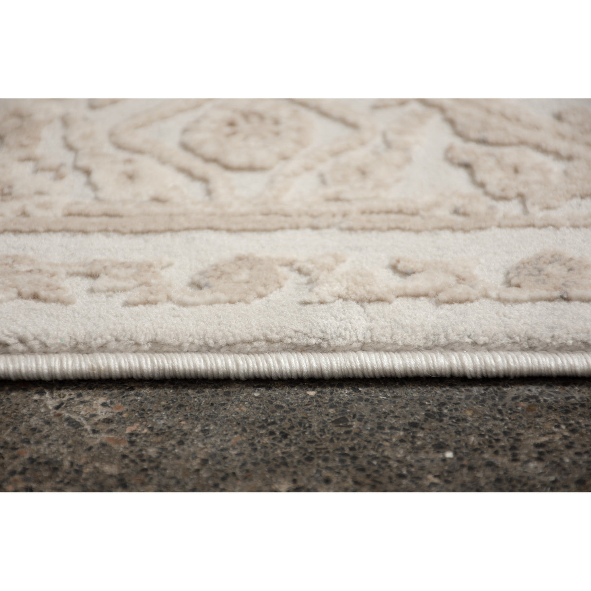 ARIELLA 94.44" W x 122.04" L