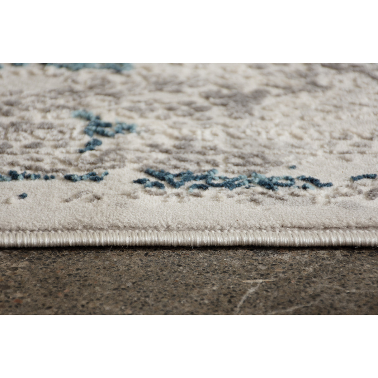 ARIELLA 94.44" W x 122.04" L