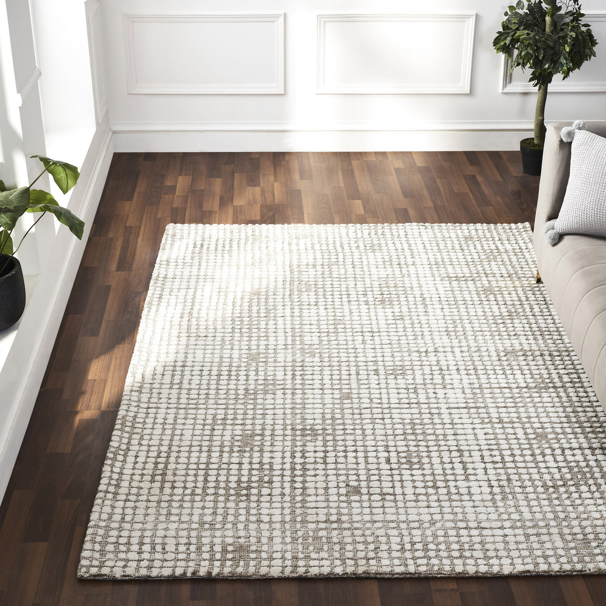 HAZEL 85.2" W x 122.4" L
