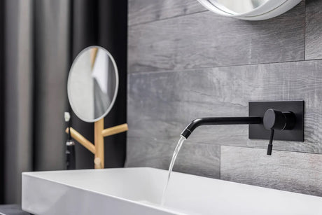Washbasin with a wall-mounted faucet