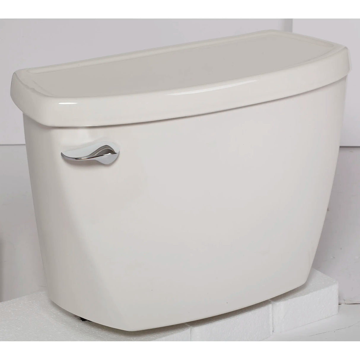 Pressure Assist 1.6 gpf/6.0 Lpf Left-Hand Trip Lever EverClean® Tank