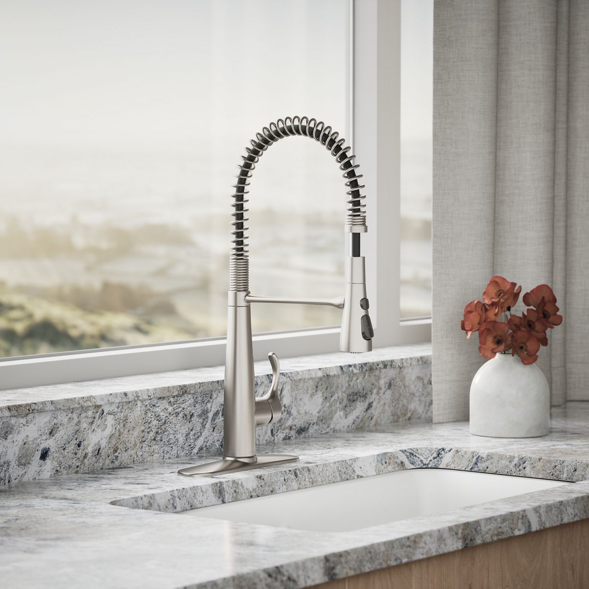 Simplice® Semi-professional kitchen sink faucet with three-function sprayhead