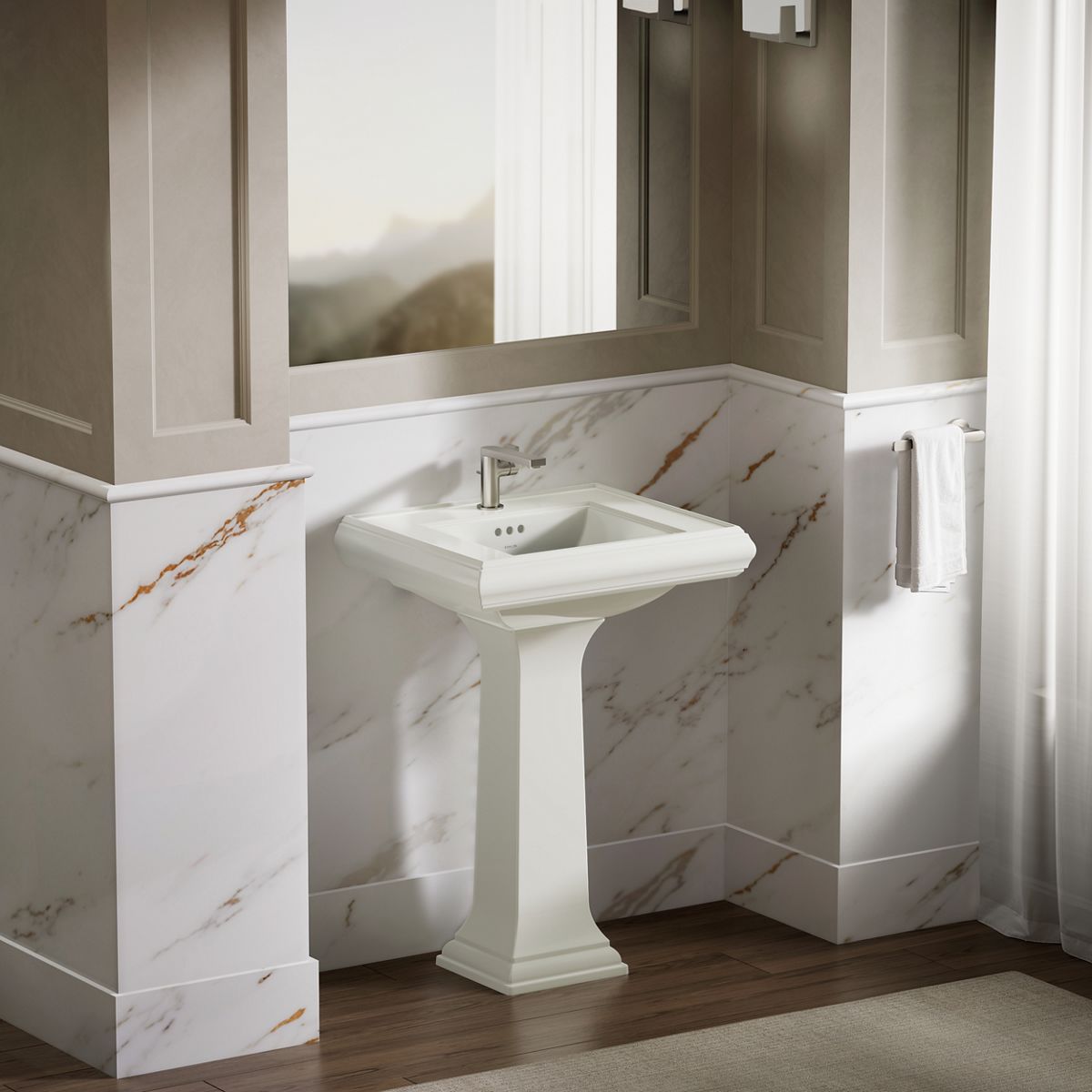 Memoirs® Bathroom sink pedestal