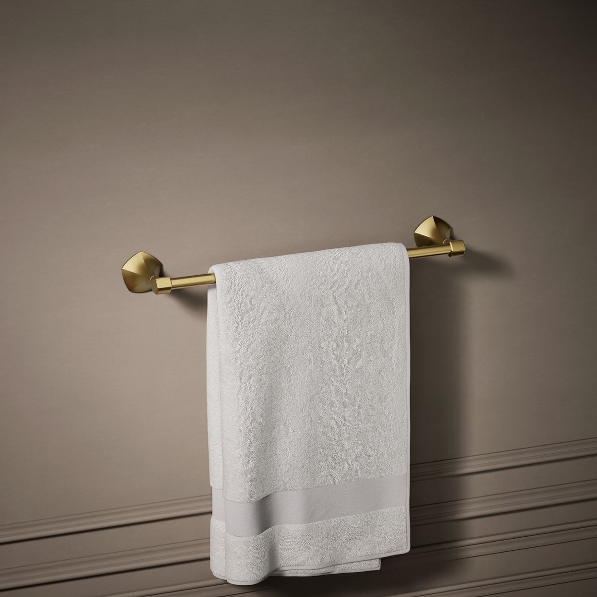 Occasion® 18" towel bar