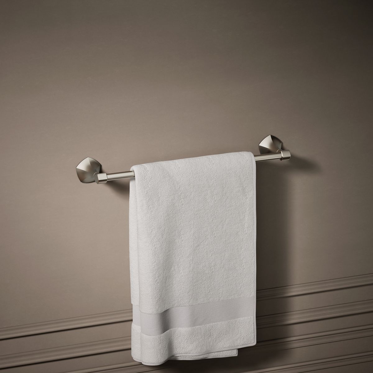 Occasion® 18" towel bar