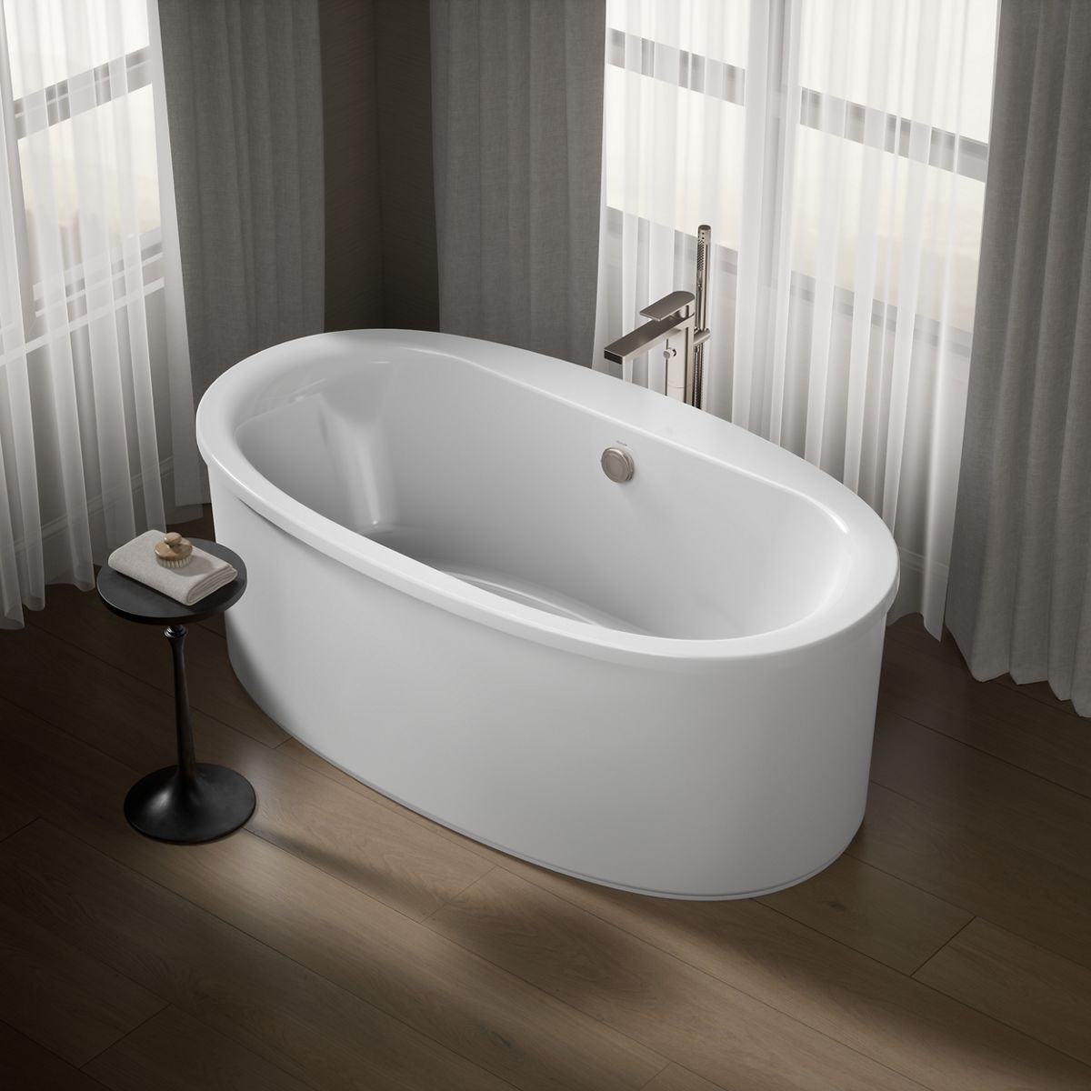 Sunstruck® 65-1/2" x 35-1/2" freestanding bath, straight shroud