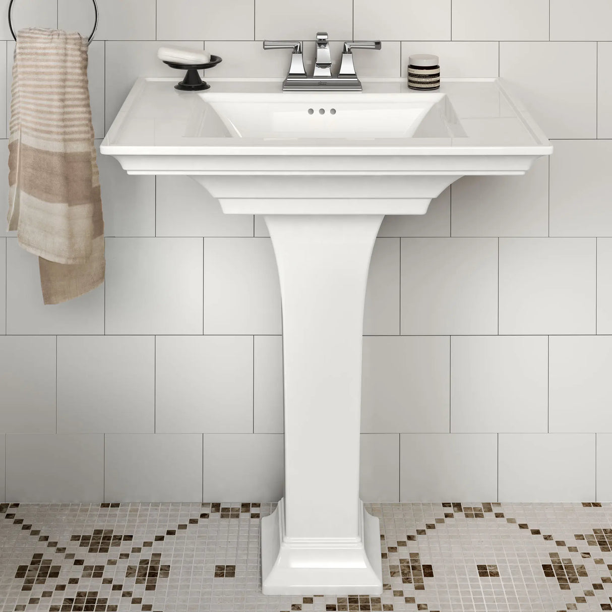 Town Square® S 4-Inch Centerset 2-Handle Bathroom Faucet 1.2 gpm/4.5 L/min With Lever Handles