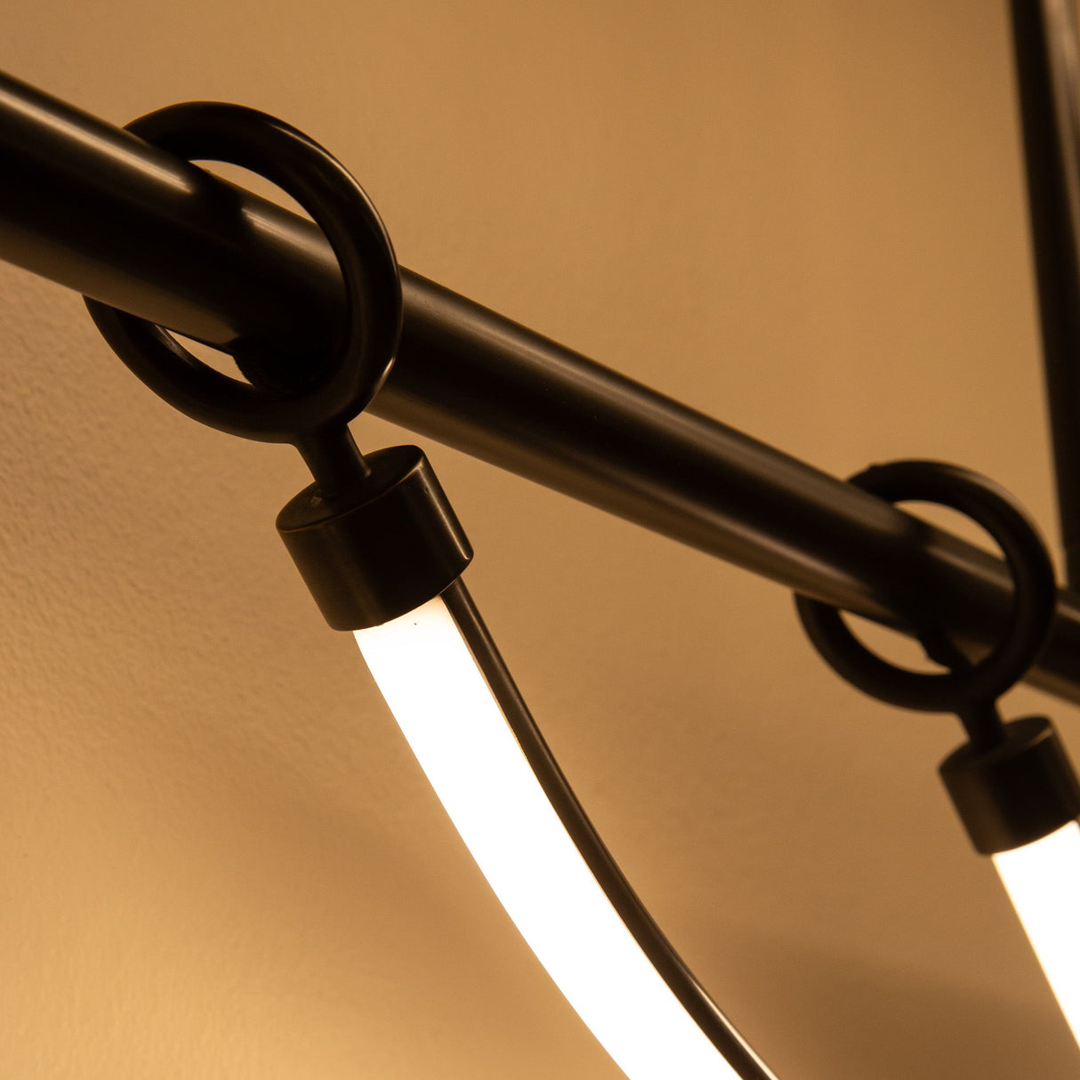 Alora Aryas 60-in Linear Pendant
