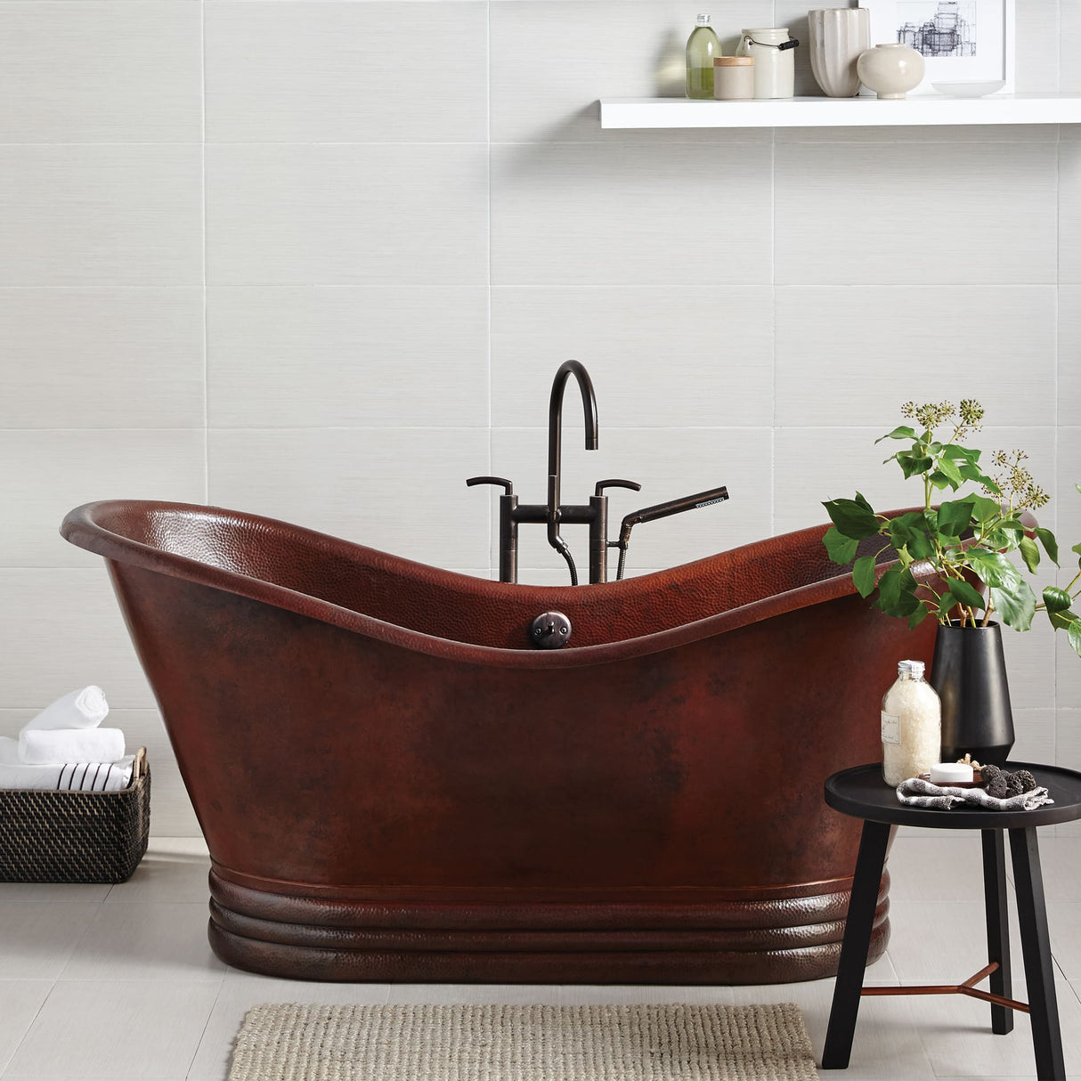 Aurora Bathtub