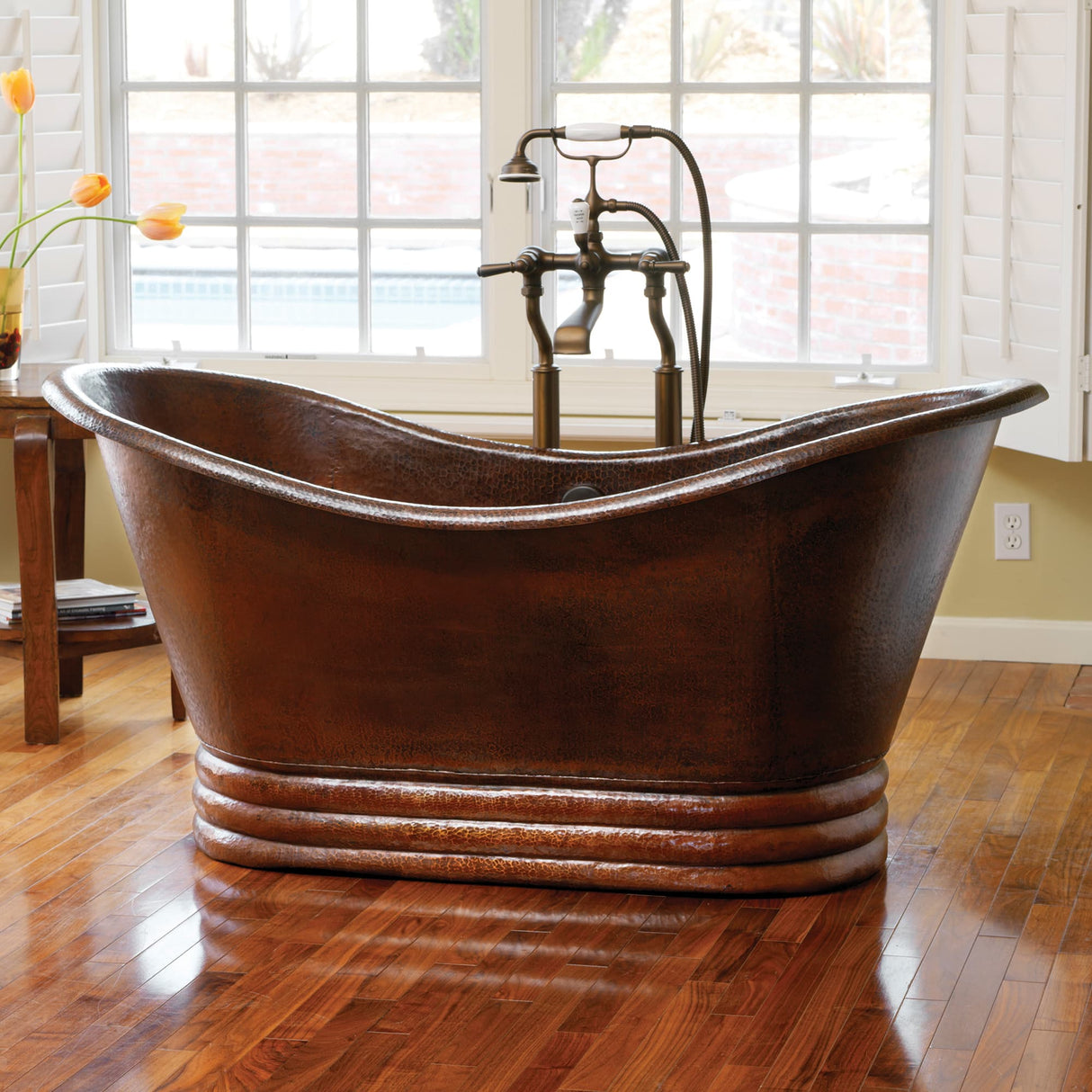 Aurora Bathtub