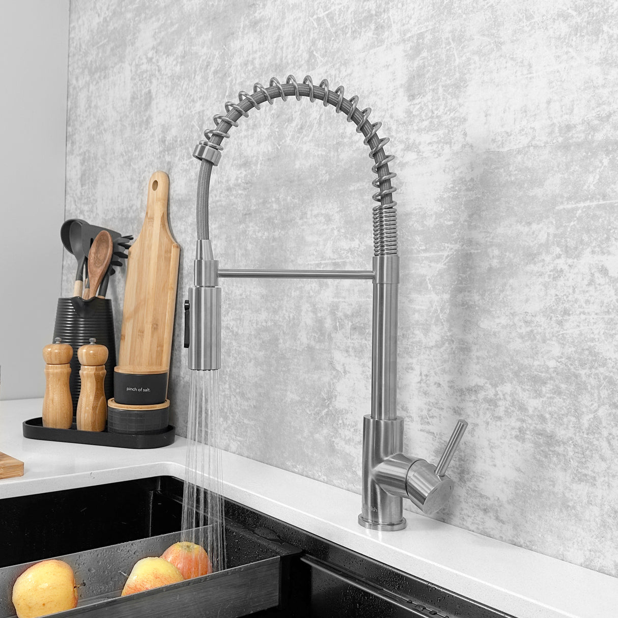 Single HandlePull-Down Kitchen Faucet with water filter. Brush.