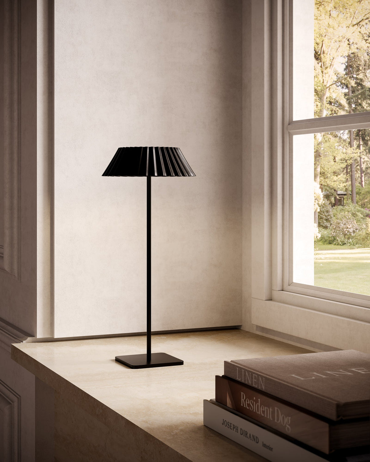 Kuzco Pela 14-in Table Lamp