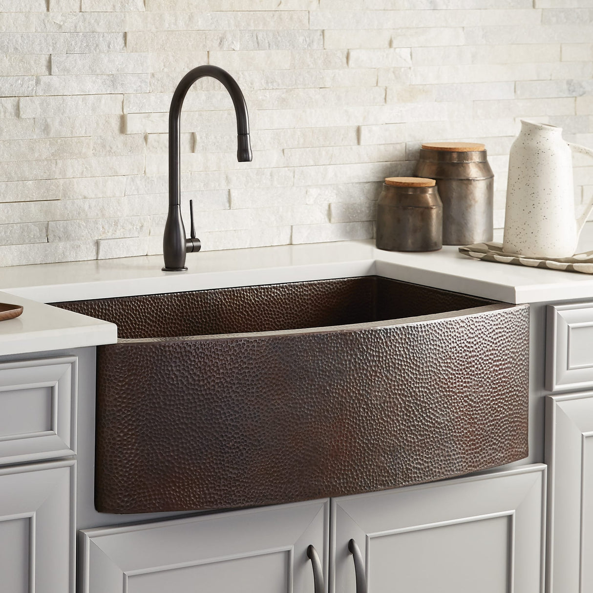 Rhapsody Farmhouse Kitchen Sink