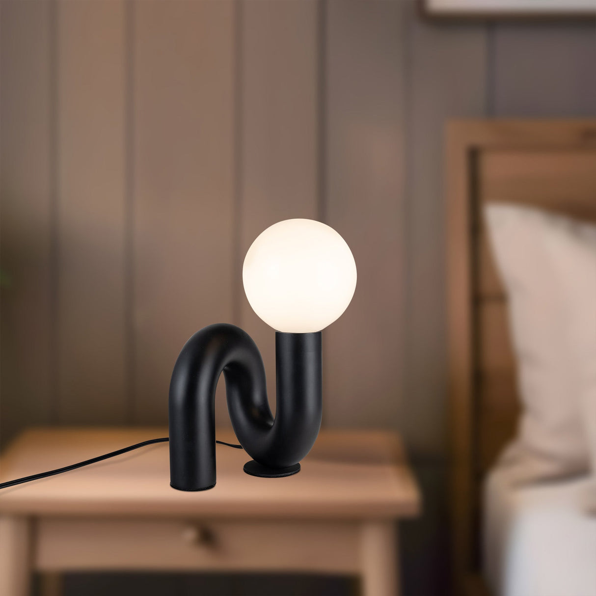 Alora Mood Sadie Table Lamp – Eclectic Style with Customizable Bulb Options