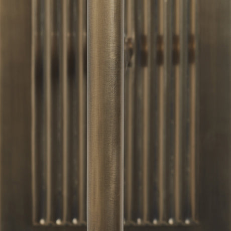 Close-up of the Solaria fluted backplate and stem