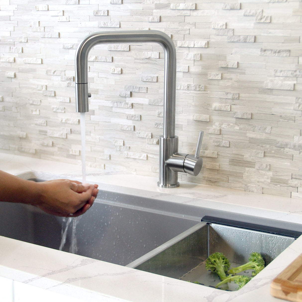 STYLISH Kitchen Sink Faucet Single Handle Pull Down Dual Mode