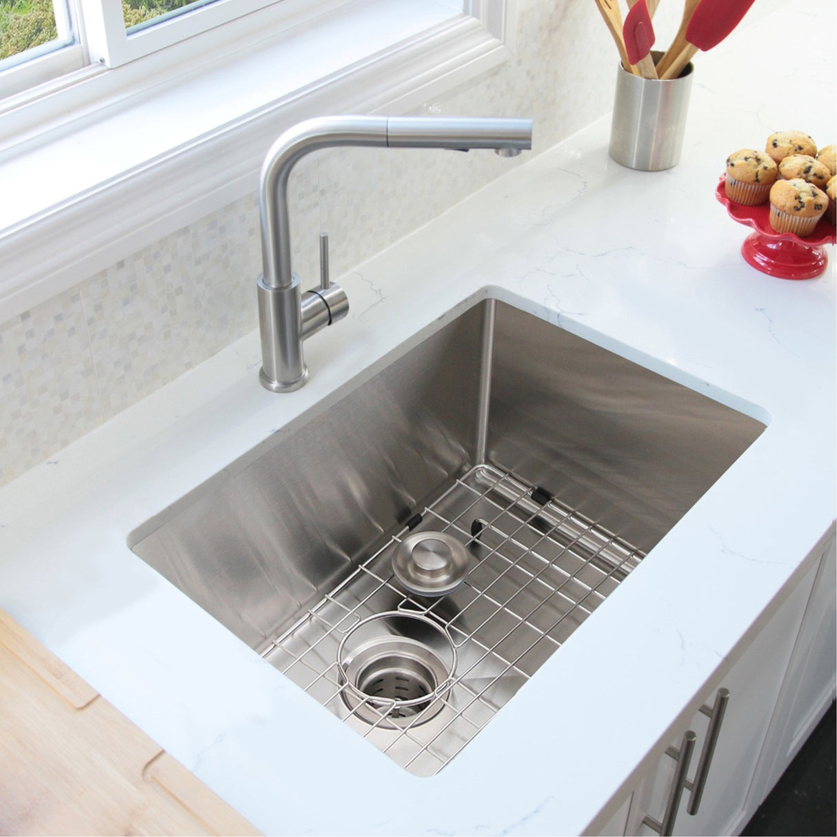 STYLISH 30 inch Single Bowl Undermount Stainless Steel Kitchen Sink