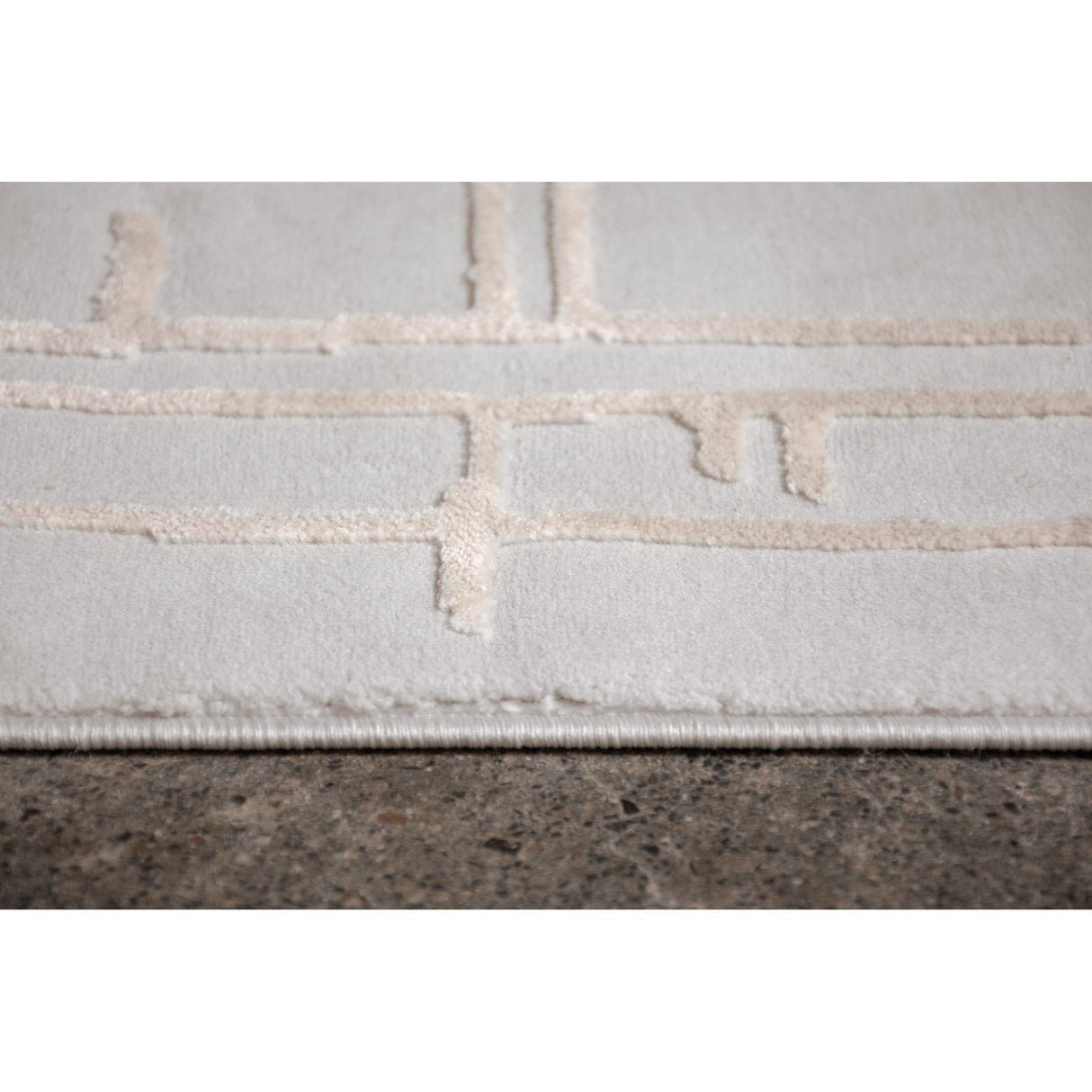 ARIELLA 141.72" W x 181.08" L