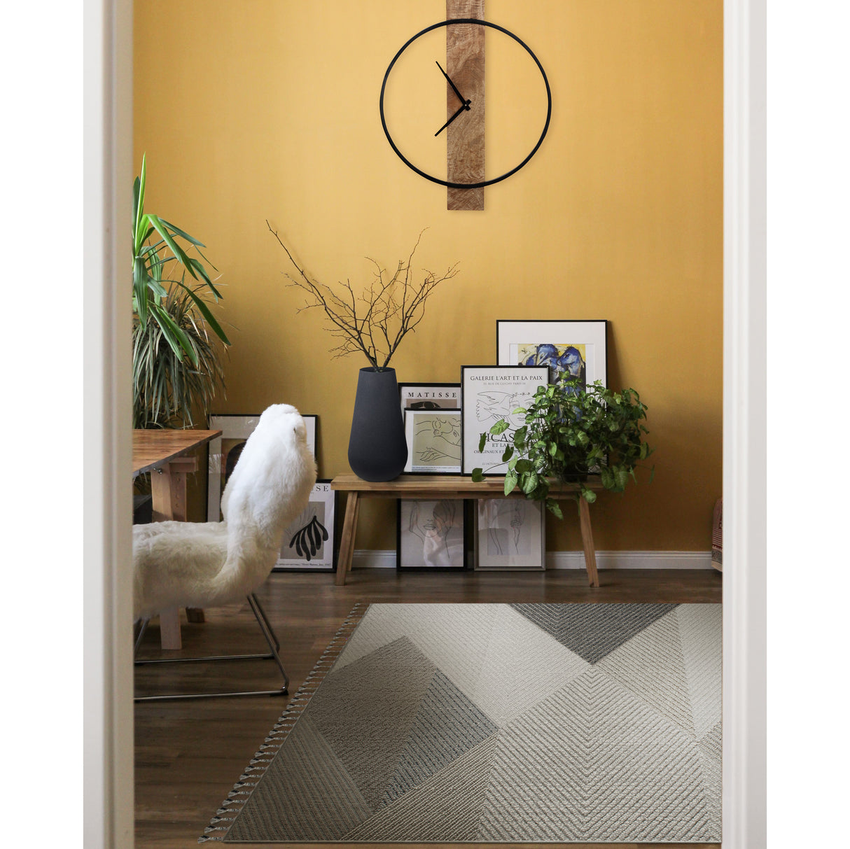 AMBROSE 118.08" W x 157.44" L