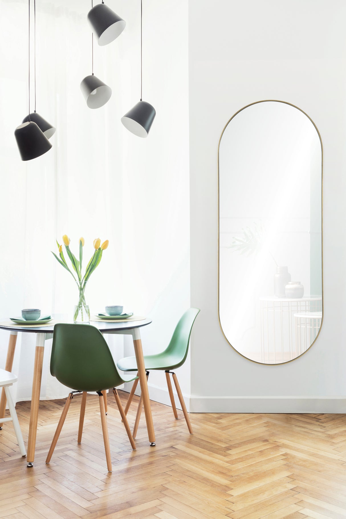 MARIUS 24" W x 60" H x 1" D