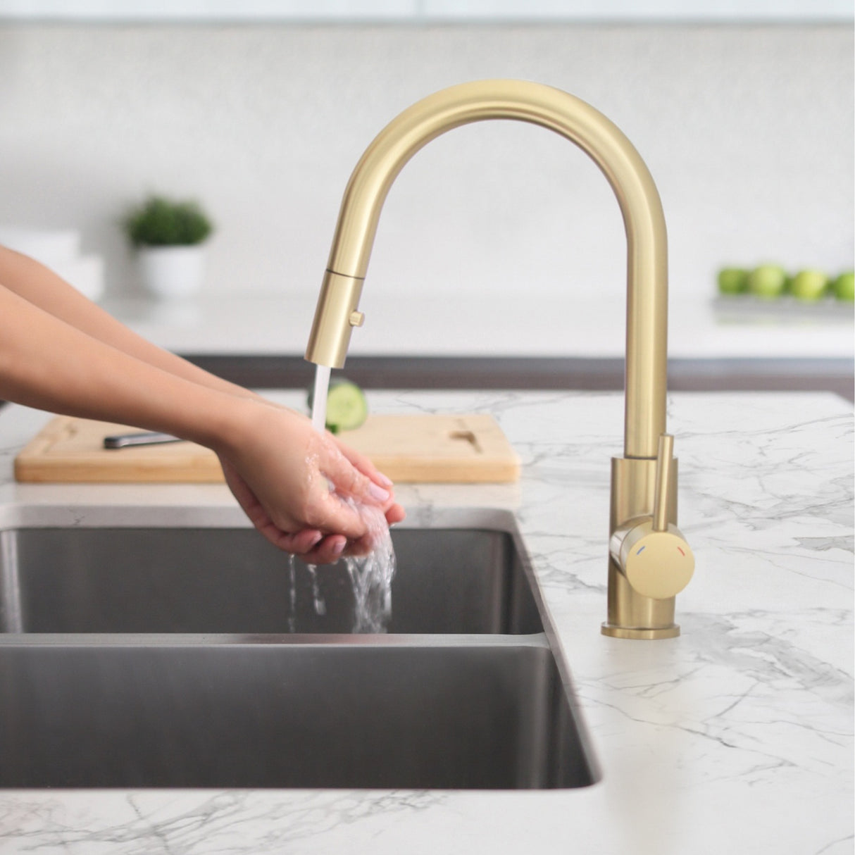 Single Handle Pull Down Kitchen Faucet