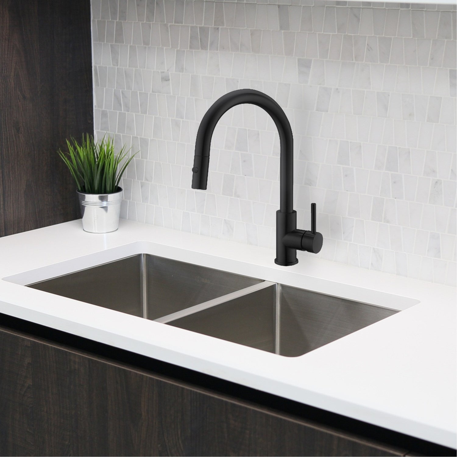 Single Handle Pull Down Kitchen Faucet