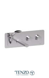 Wall mount tub faucet with retractable hose Delano