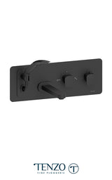 Wall mount tub faucet with retractable hose Delano