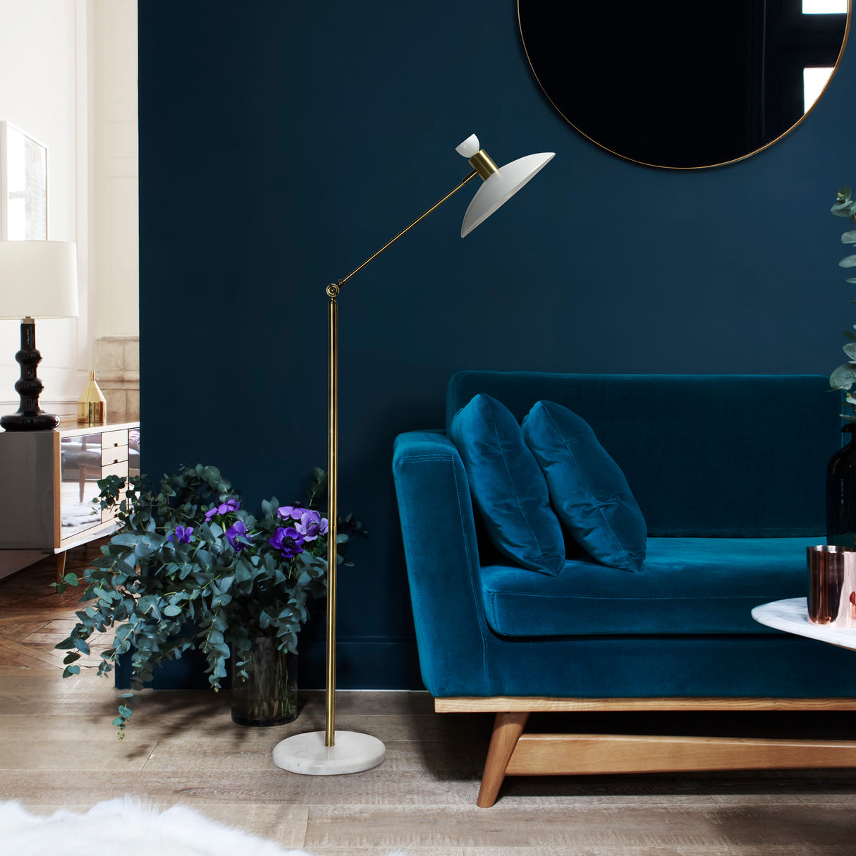 Troilus 27" W x 55-72" H x 13" D