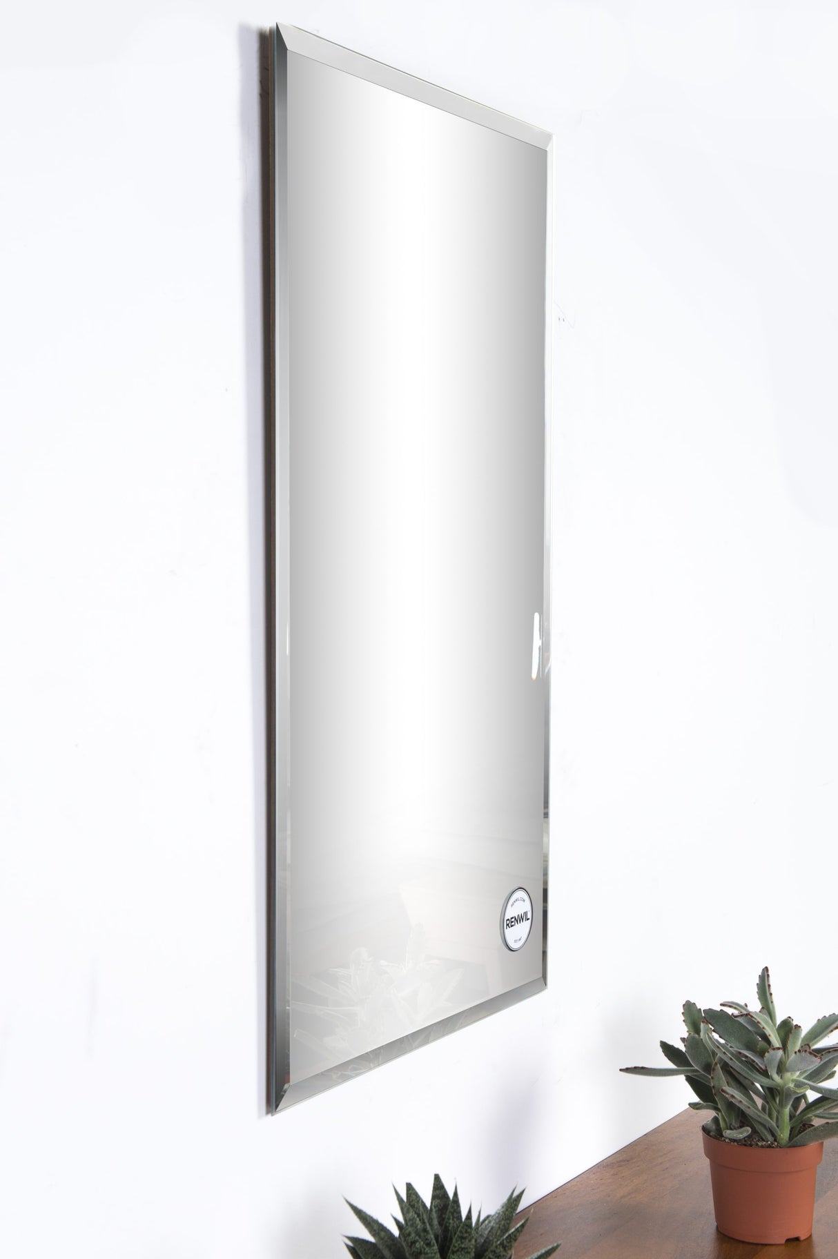 Bjorn 34" W x 20" H